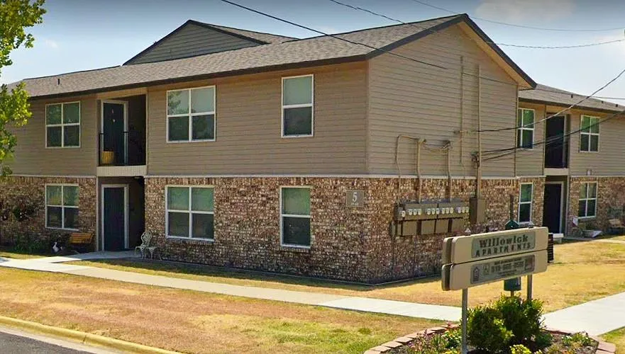 1501 Newland Dr Gainesville, TX 76240