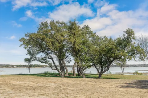 128 Lakeside Drive