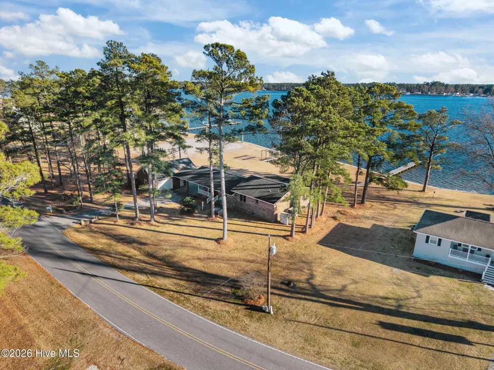 651 Smith Shore Road Belhaven, NC 27810