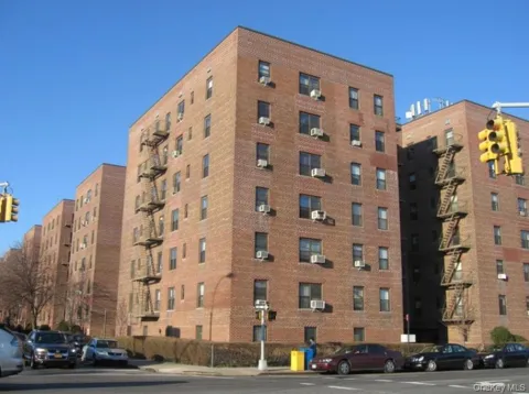 32-42 E 89th Street Street #C301