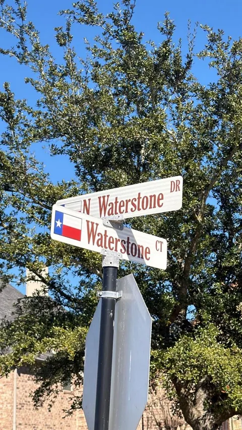6 Waterstone Court