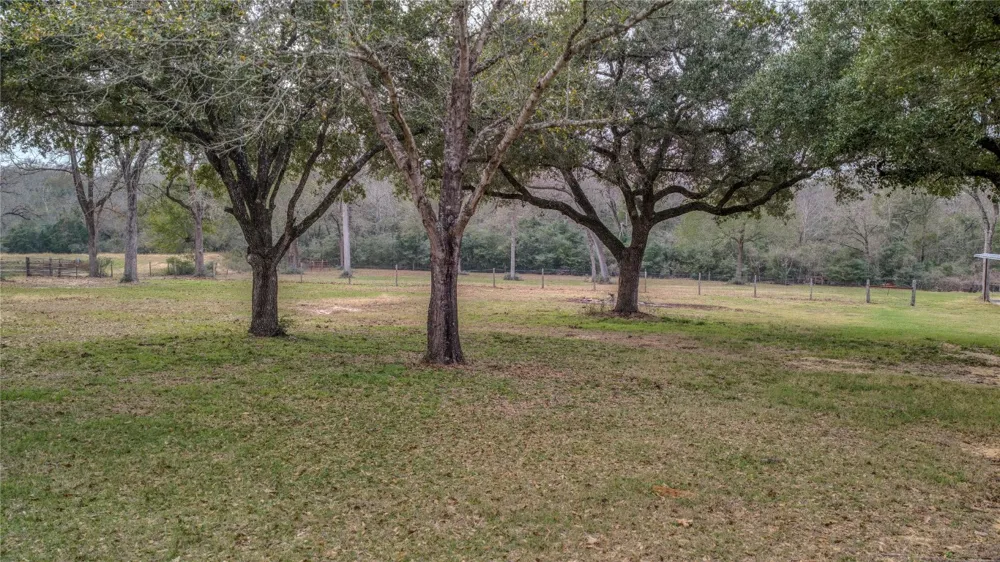 8775 Lone Star Road Washington, TX 77880