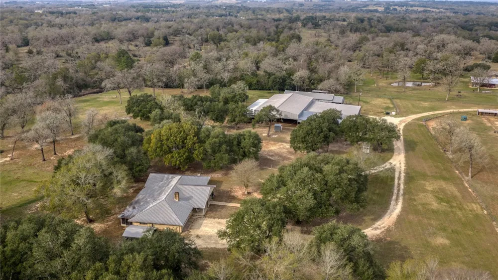 8775 Lone Star Road Washington, TX 77880