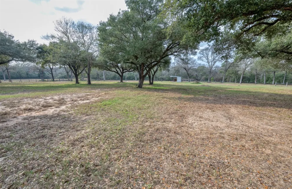8775 Lone Star Road Washington, TX 77880