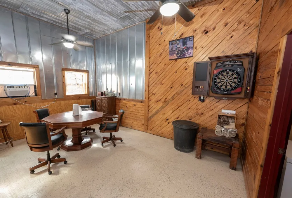 8775 Lone Star Road Washington, TX 77880