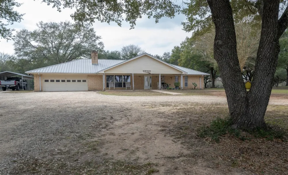 8775 Lone Star Road Washington, TX 77880
