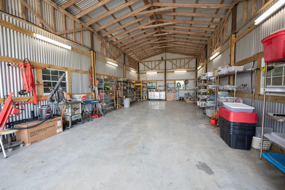 8775 Lone Star Road Washington, TX 77880