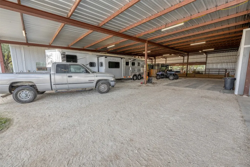 8775 Lone Star Road Washington, TX 77880