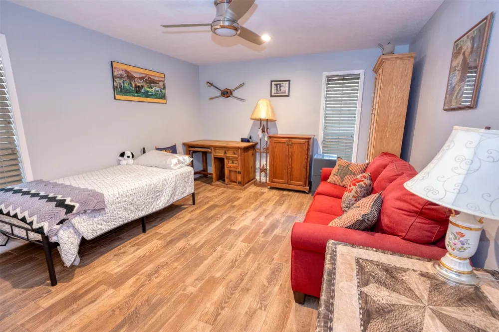8775 Lone Star Road Washington, TX 77880