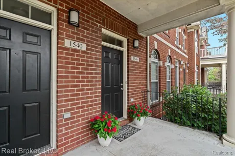 1546 Devon Lane