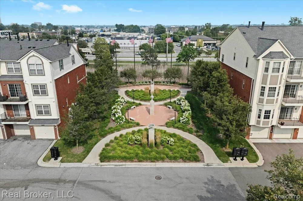 1546 Devon Lane Troy City, MI 48084