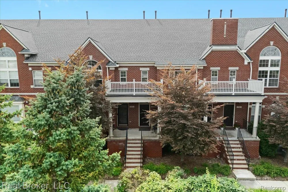 1546 Devon Lane Troy City, MI 48084