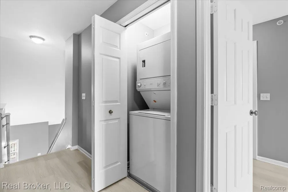 1546 Devon Lane Troy City, MI 48084