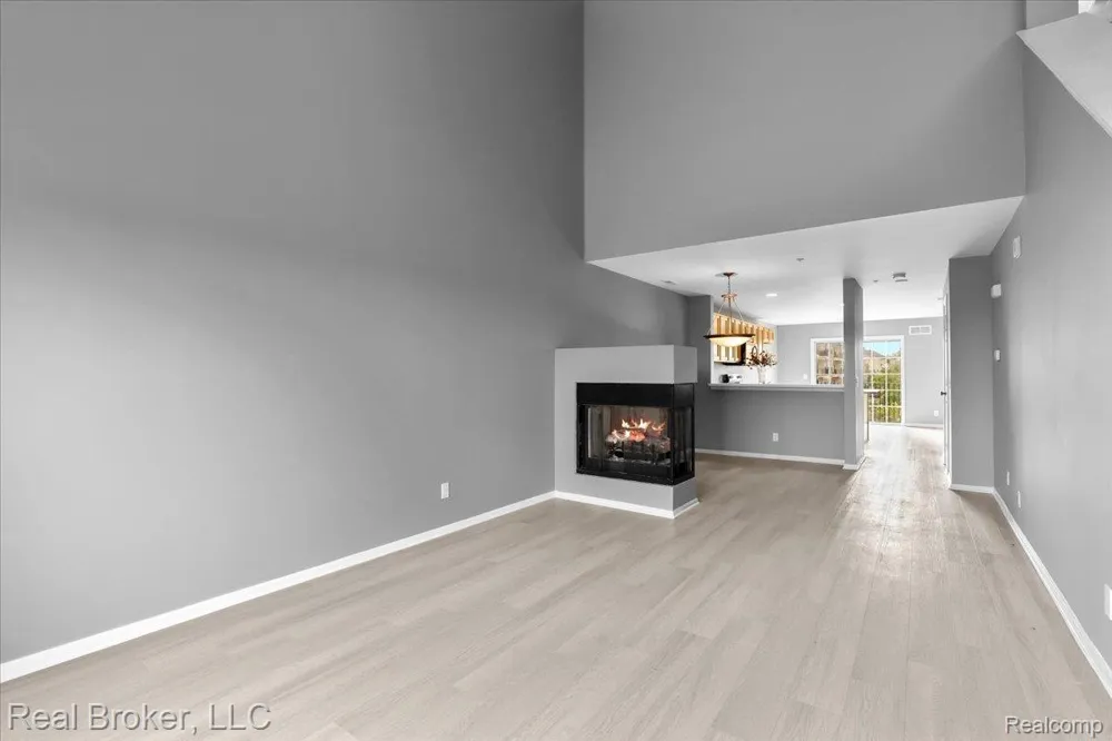 1546 Devon Lane Troy City, MI 48084