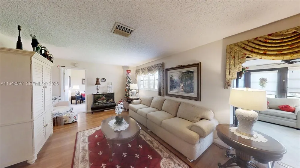1527 Edgewater Circle Fort Myers, FL 33919