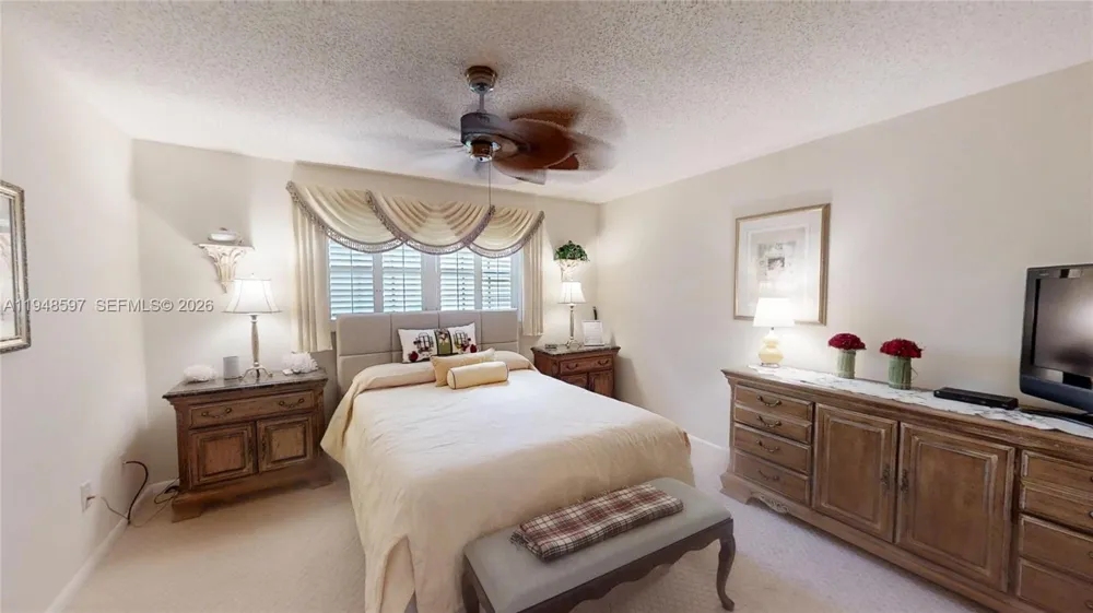 1527 Edgewater Circle Fort Myers, FL 33919