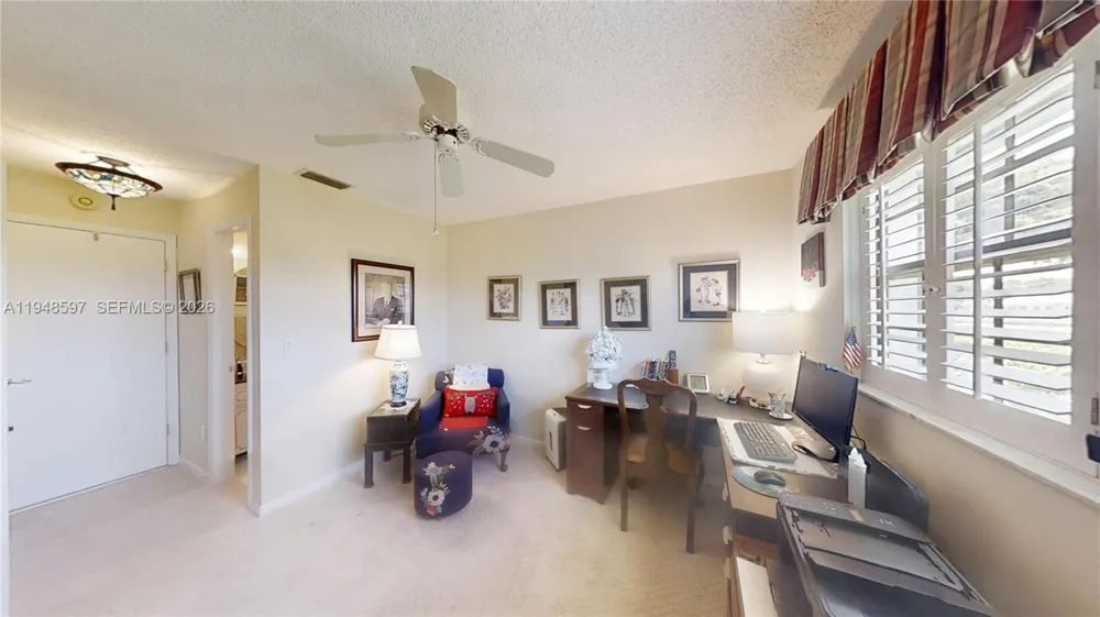 1527 Edgewater Circle Fort Myers, FL 33919