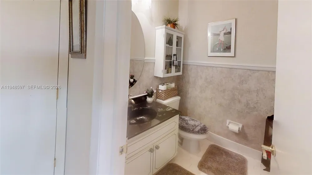 1527 Edgewater Circle Fort Myers, FL 33919