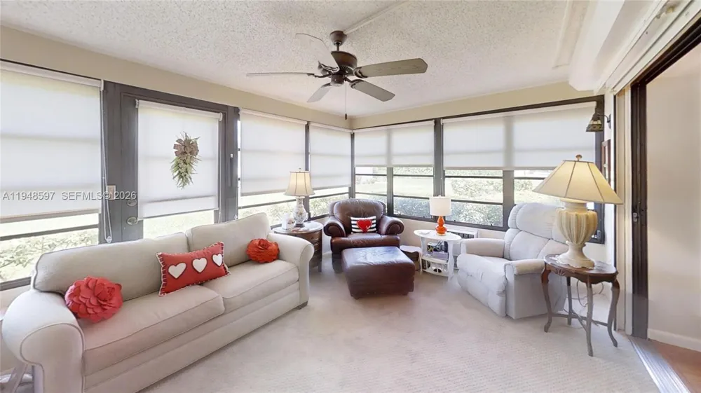1527 Edgewater Circle Fort Myers, FL 33919