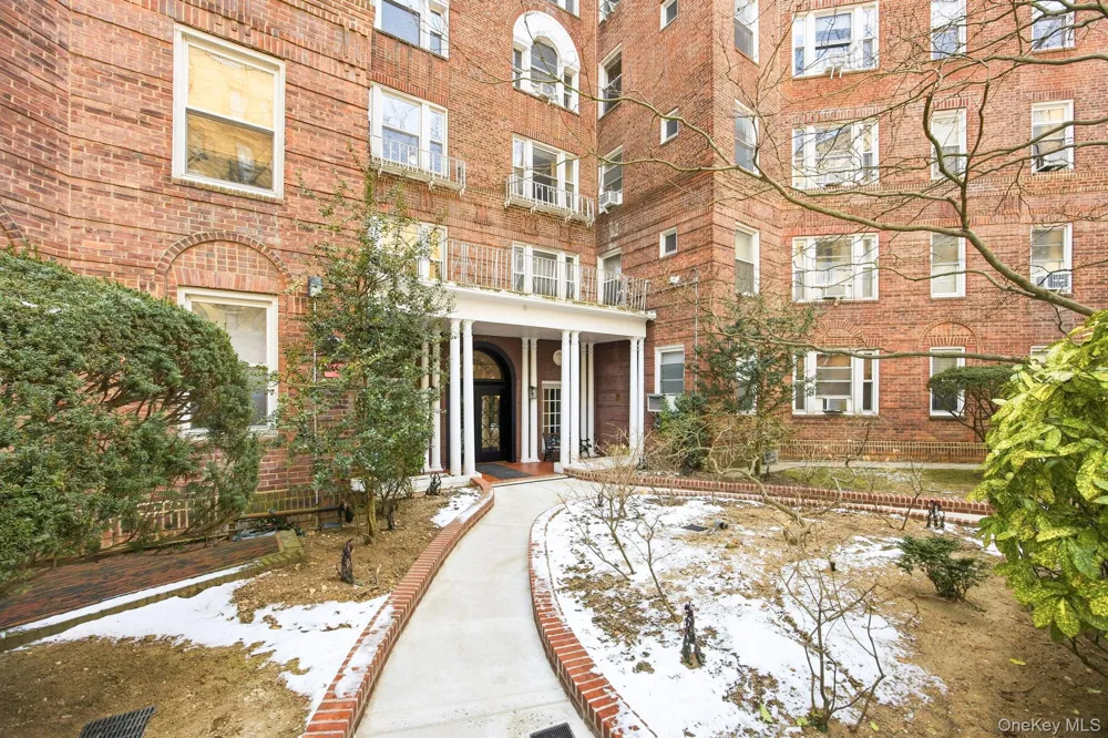 12416 84th Road #2E Kew Gardens, NY 11415