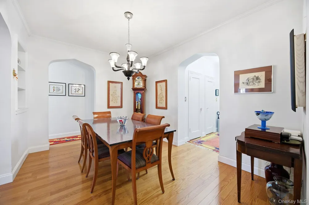 12416 84th Road #2E Kew Gardens, NY 11415