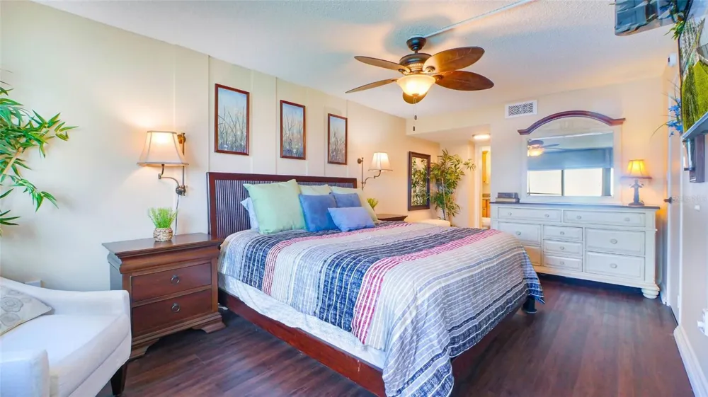 7150 SUNSET #903E St Pete Beach, FL 33706