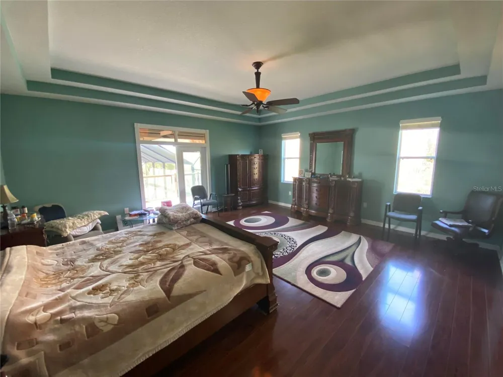 10503 PALM COVE AVENUE Tampa, FL 33647