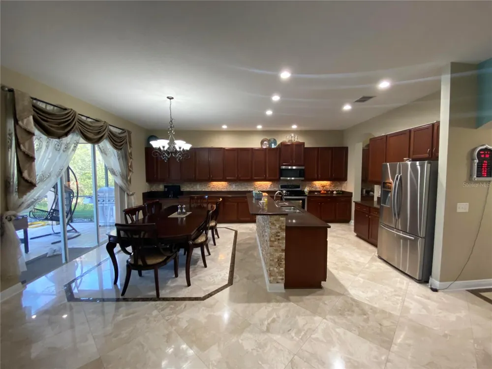10503 PALM COVE AVENUE Tampa, FL 33647