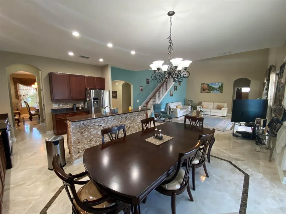 10503 PALM COVE AVENUE Tampa, FL 33647