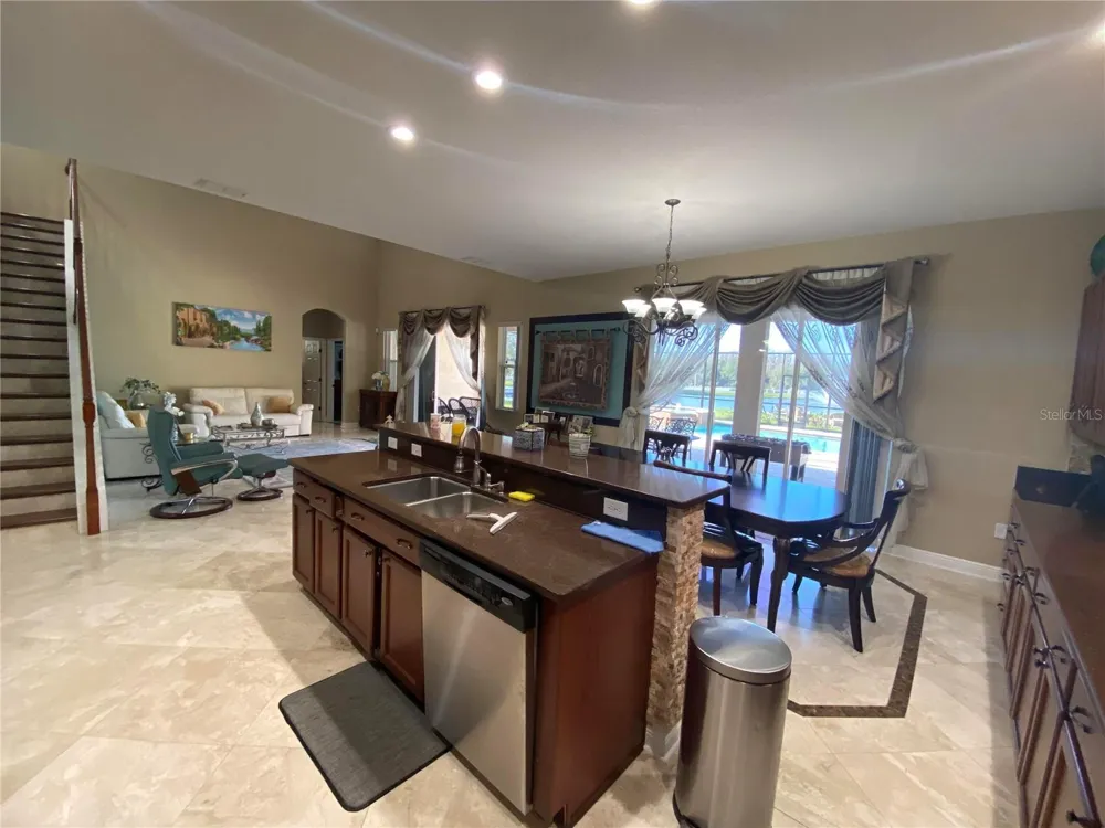 10503 PALM COVE AVENUE Tampa, FL 33647