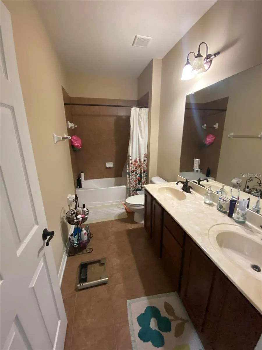 10503 PALM COVE AVENUE Tampa, FL 33647