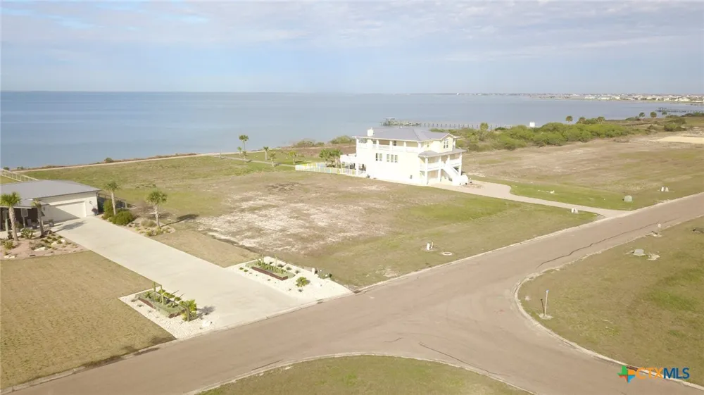 54 Bay Club Drive Seadrift, TX 77983