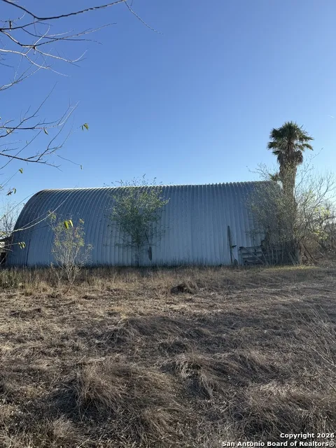 888 S US HIGHWAY 281 Pleasanton, TX 78064
