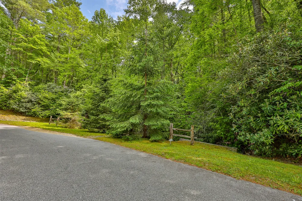 43 Ledgeview Road Cashiers, NC 28717