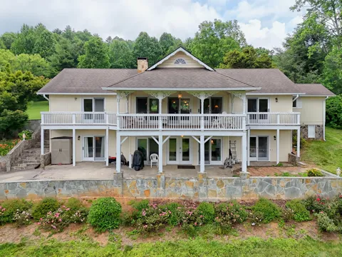70 Fairway Lane