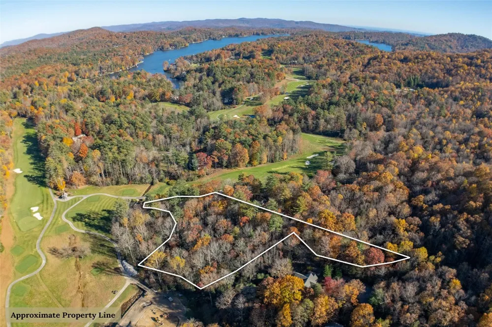 L 9A R Old Mine Point Lake Toxaway, NC 28747