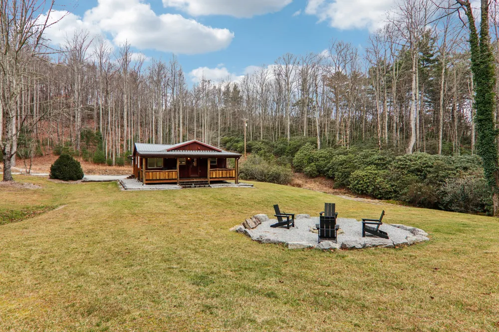 408 Little Elbow Mountain Road Lake Toxaway, NC 28747