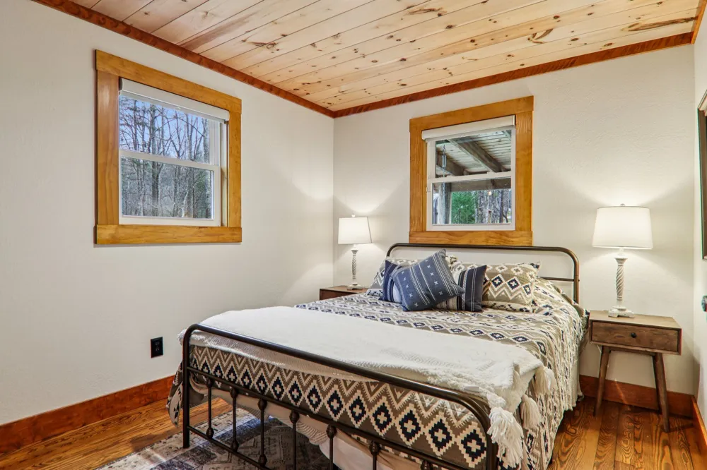 408 Little Elbow Mountain Road Lake Toxaway, NC 28747