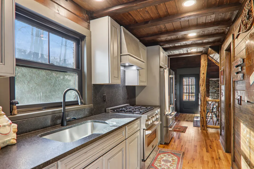 408 Little Elbow Mountain Road Lake Toxaway, NC 28747