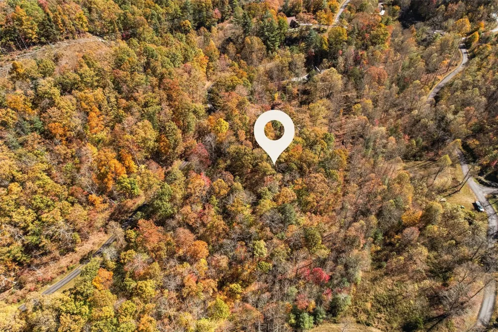 17 Pilot Knob Road Glenville, NC 28736