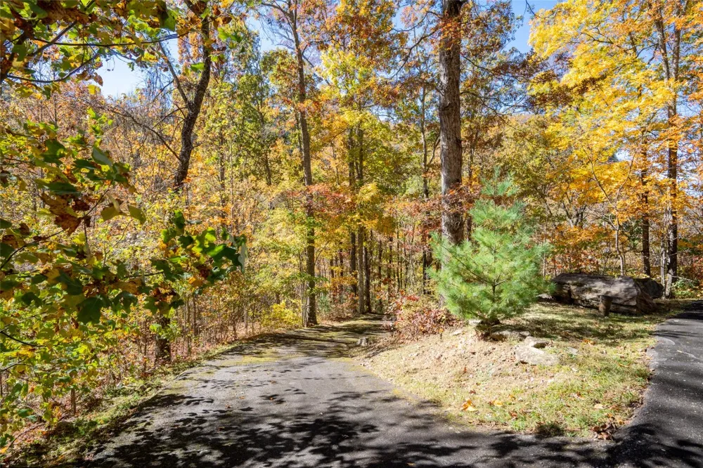 17 Pilot Knob Road Glenville, NC 28736
