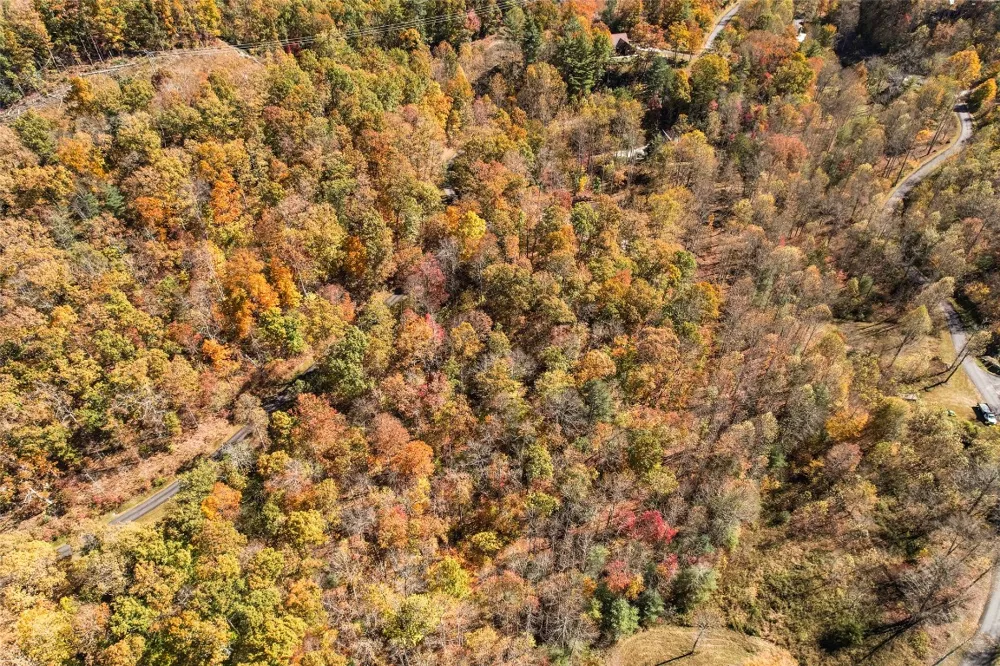 17 Pilot Knob Road Glenville, NC 28736