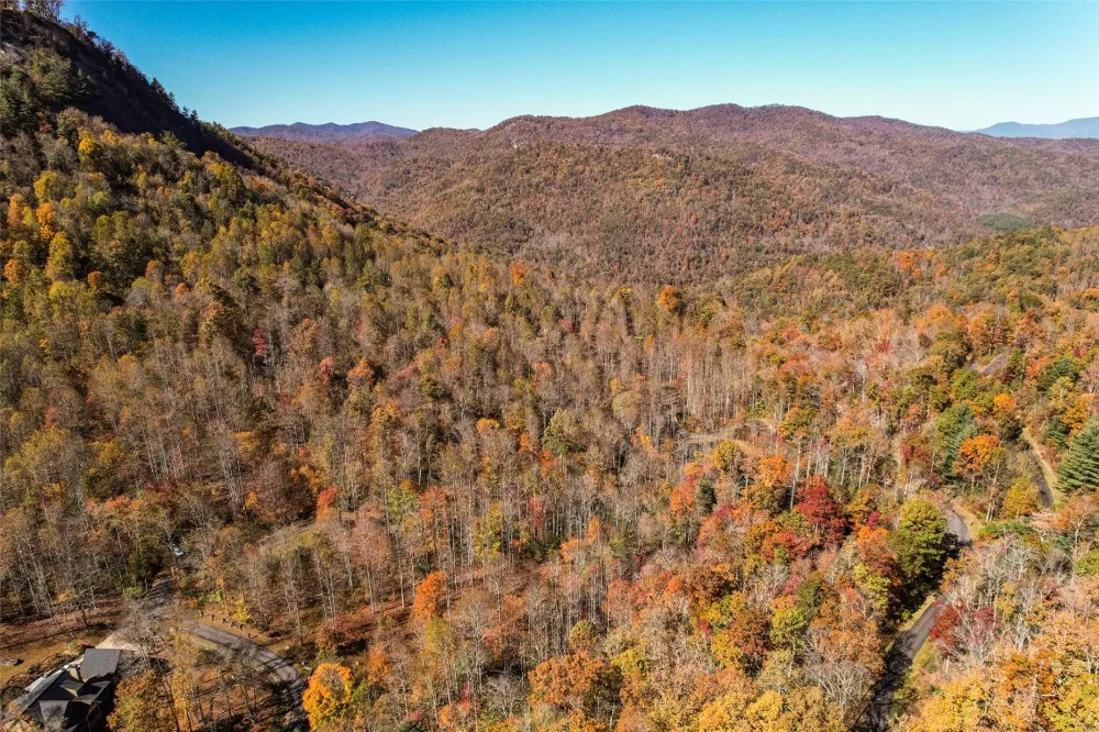 81 Pasture Road Glenville, NC 28736