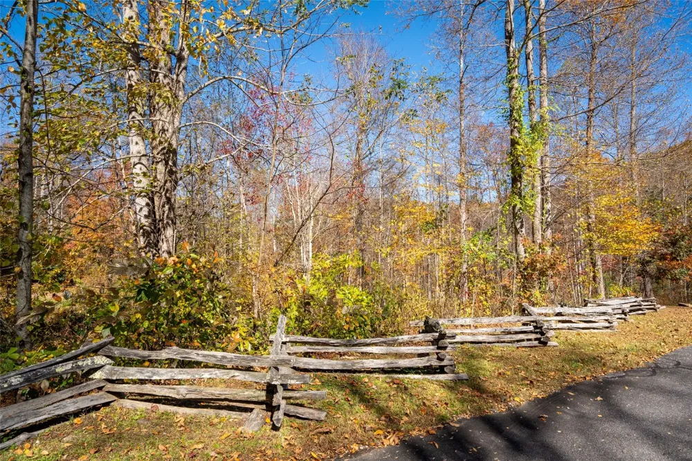 81 Pasture Road Glenville, NC 28736