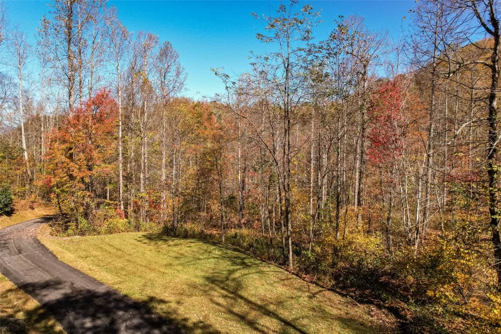 81 Pasture Road Glenville, NC 28736