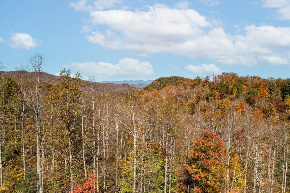 81 Pasture Road Glenville, NC 28736