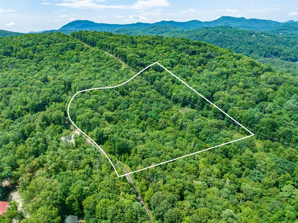 13-15 Tall Cedars Glenville, NC 28736