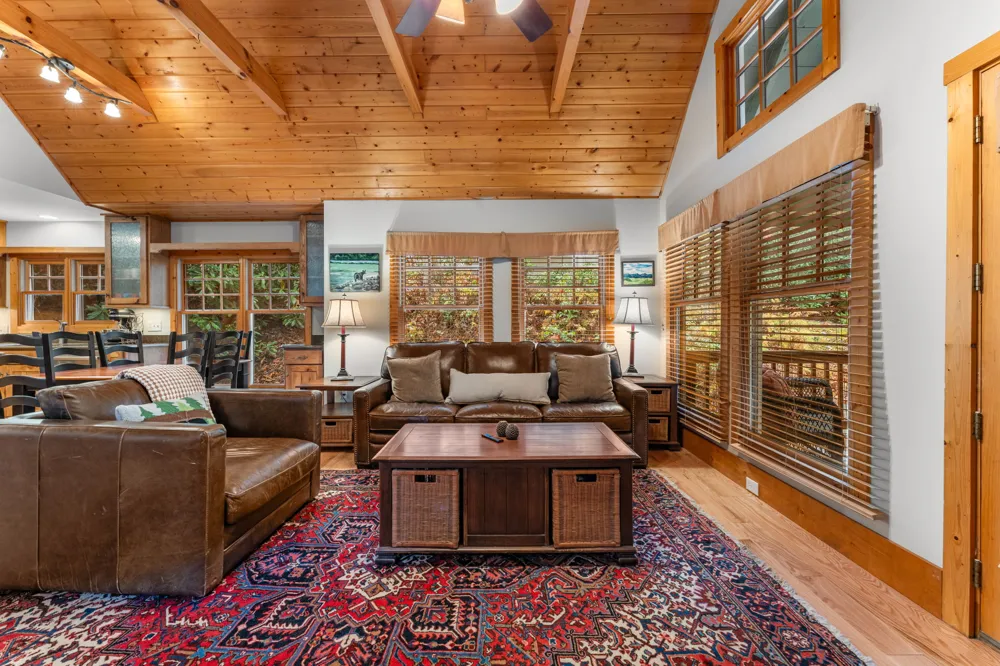 91 Winsome Way Cashiers, NC 28717