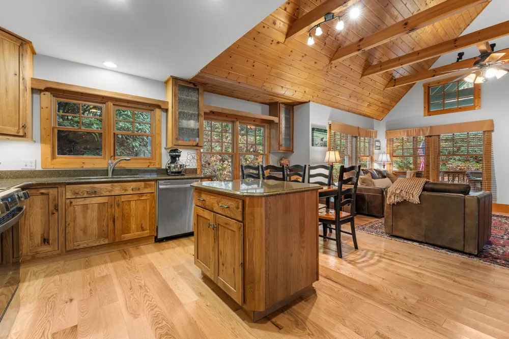 91 Winsome Way Cashiers, NC 28717