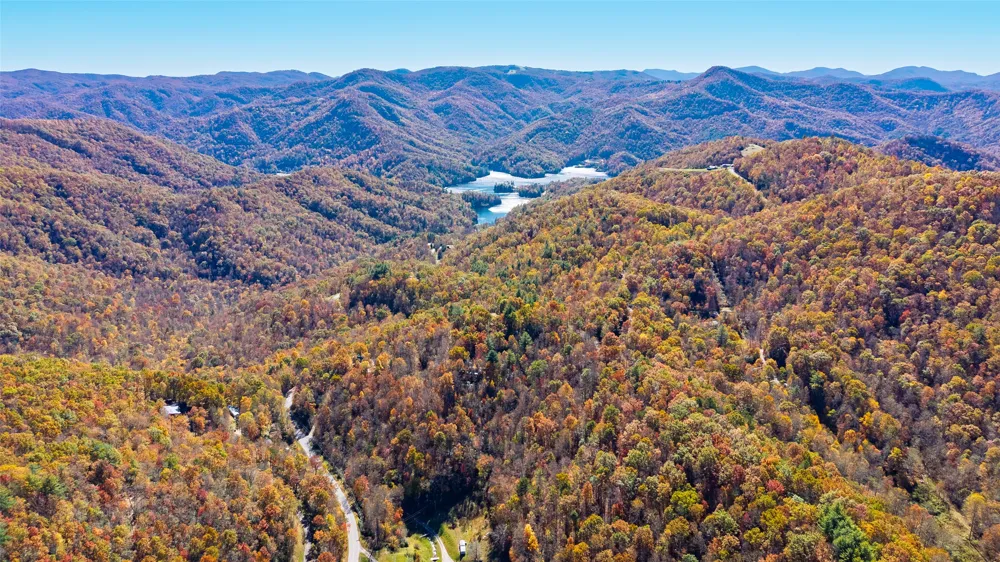 26 Booshway Mountain Road Tuckasegee, NC 28783